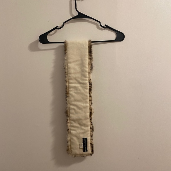 Brown Animal print scarf - Picture 4 of 5